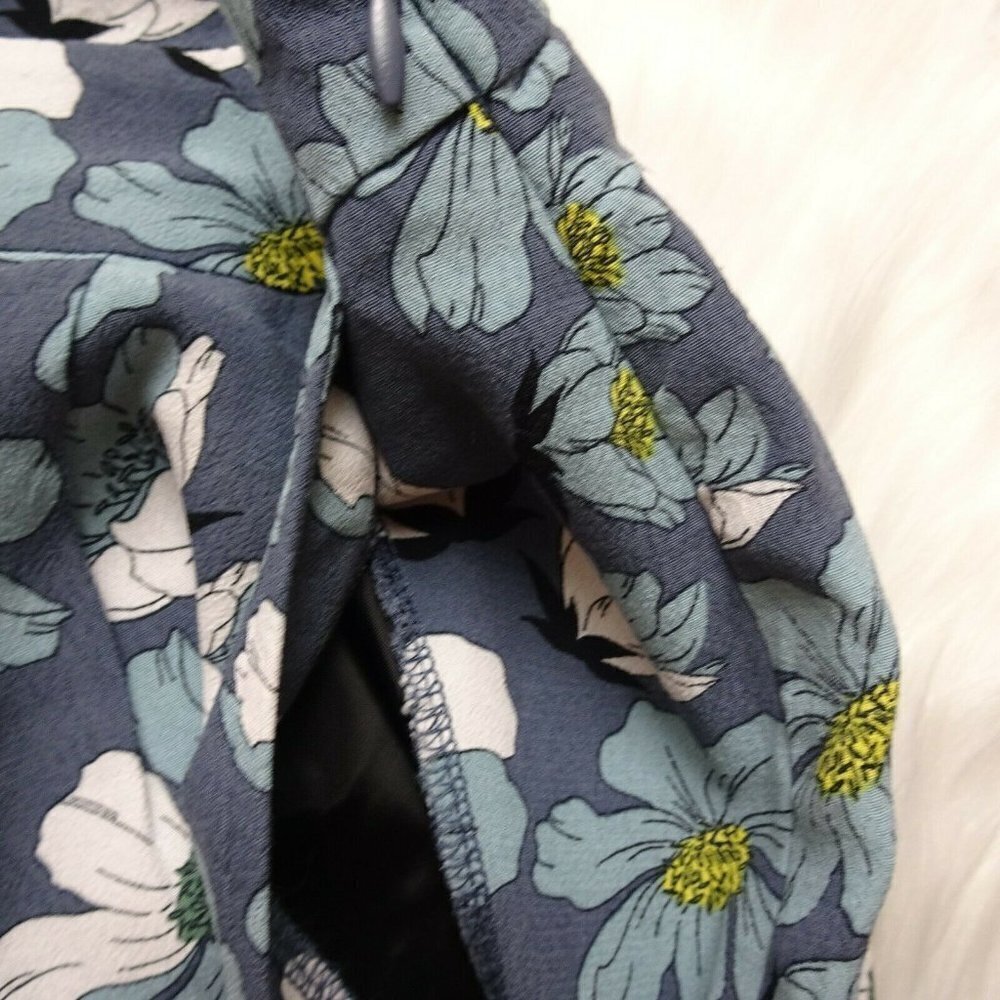 LOFT Outlet Women's Pleated Soft Shorts Flowy Floral Pockets Preppy Party Size 2 - Picture 6 of 12